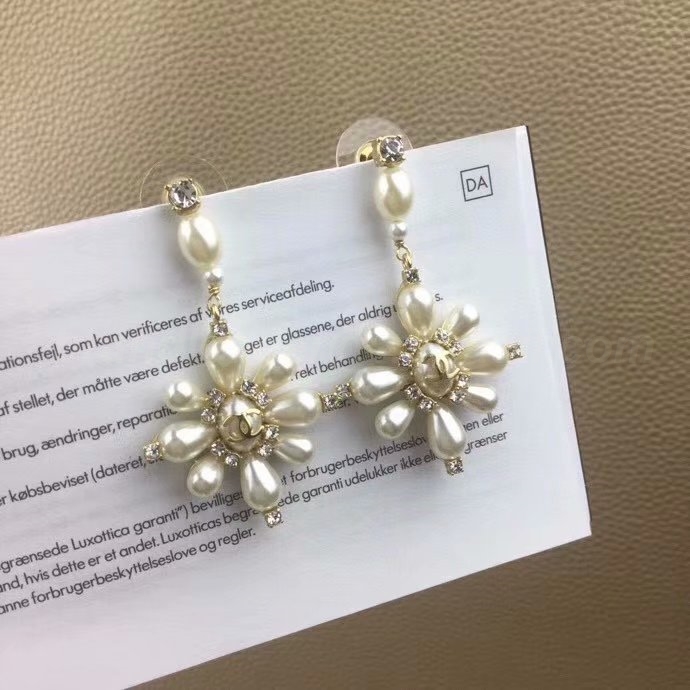 Chanel Earrings 528